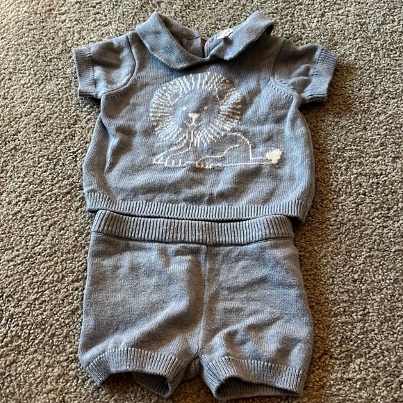 Like new Janie and Jack knit lion sweater set - Picture 1 of 4